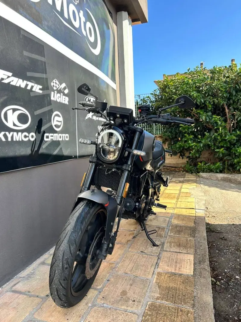 Benelli Leoncino 125 (2022 - 25) (5)