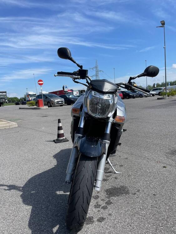 Suzuki GSR 600 (2006 - 11) (4)