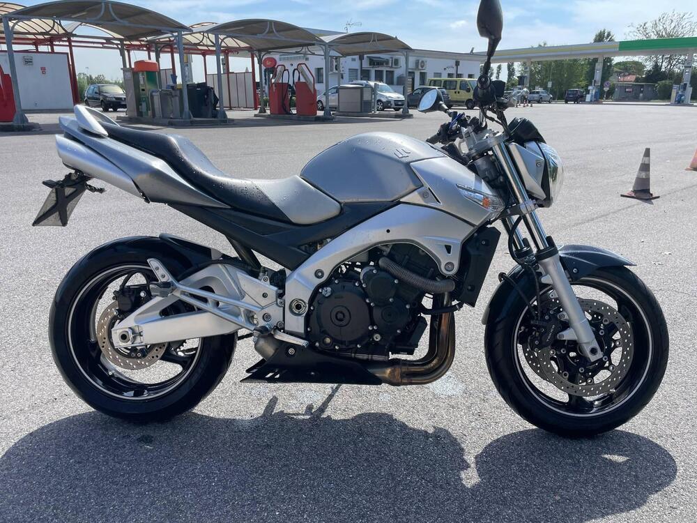 Suzuki GSR 600 (2006 - 11) (2)