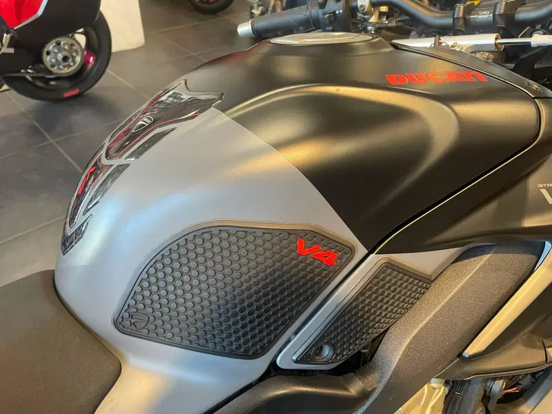 Ducati Streetfighter V4 S (2023 - 24) (8)