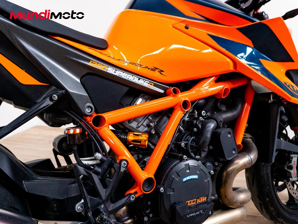 KTM 1290 Super Duke R (2020) (4)