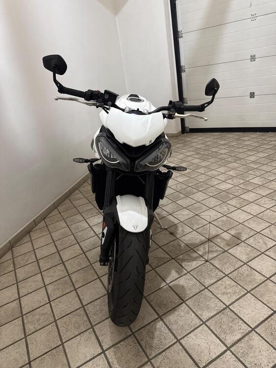 Triumph Street Triple 765 R A2 (2024 - 25) (2)