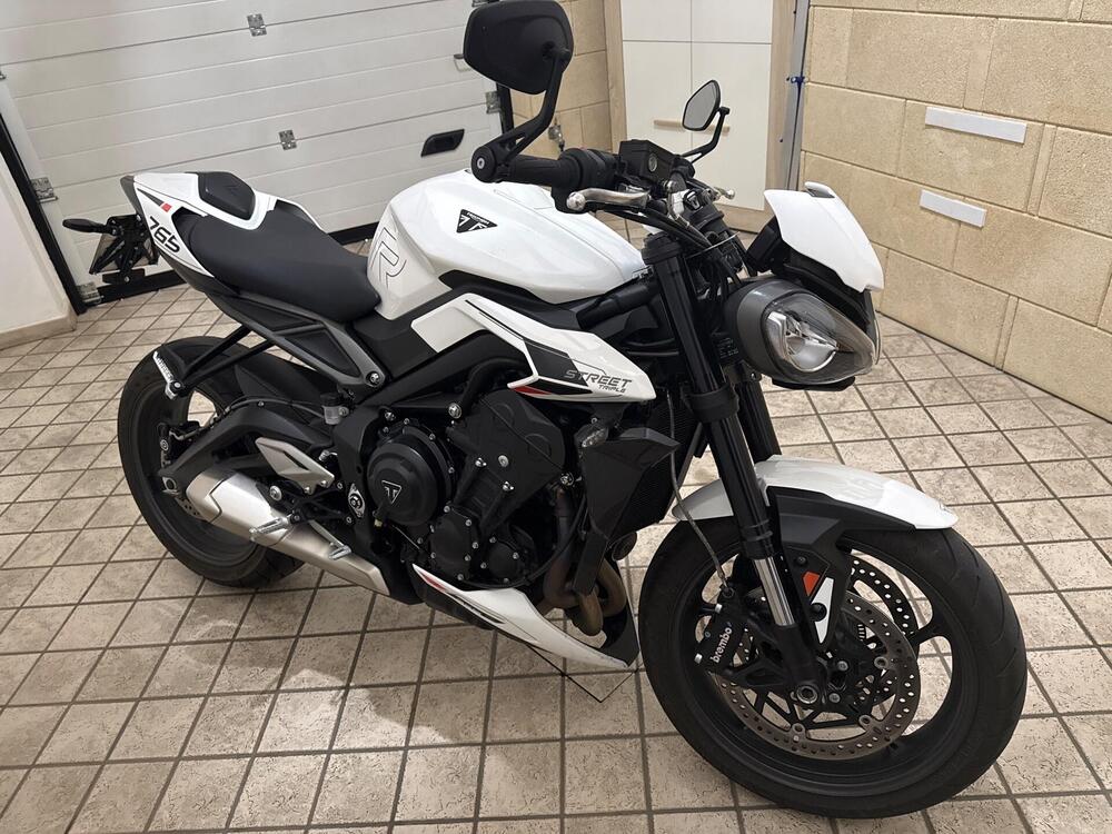 Triumph Street Triple 765 R A2 (2024 - 25) (3)