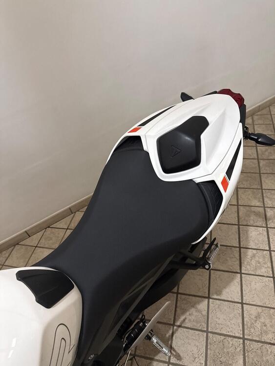 Triumph Street Triple 765 R A2 (2024 - 25) (5)