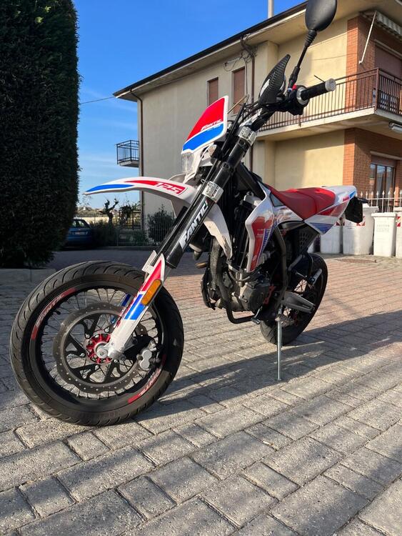 Fantic Motor Motard 125 Performance 4t (2020) (2)