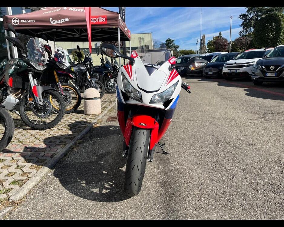 Honda CBR 1000 RR Fireblade (2012 - 16) (2)