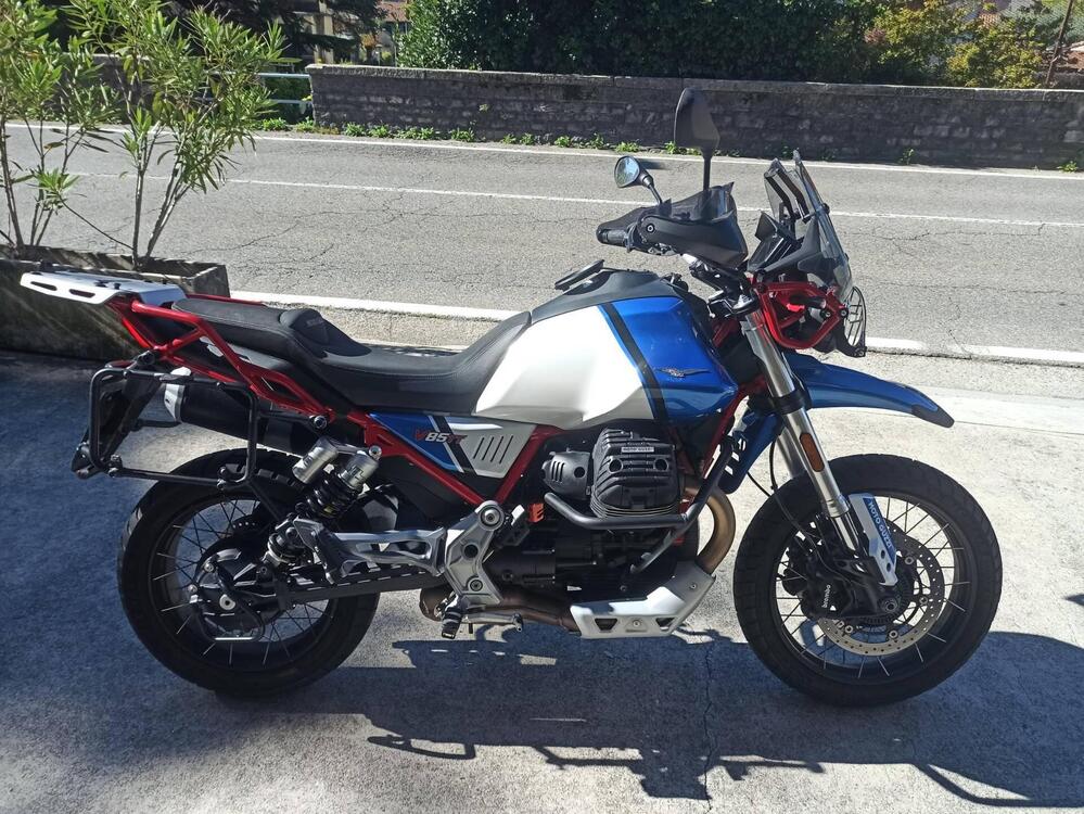 Moto Guzzi V85 TT (2021 - 23)