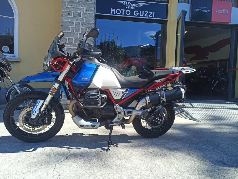 Moto Guzzi V85 TT (2021 - 23) (2)
