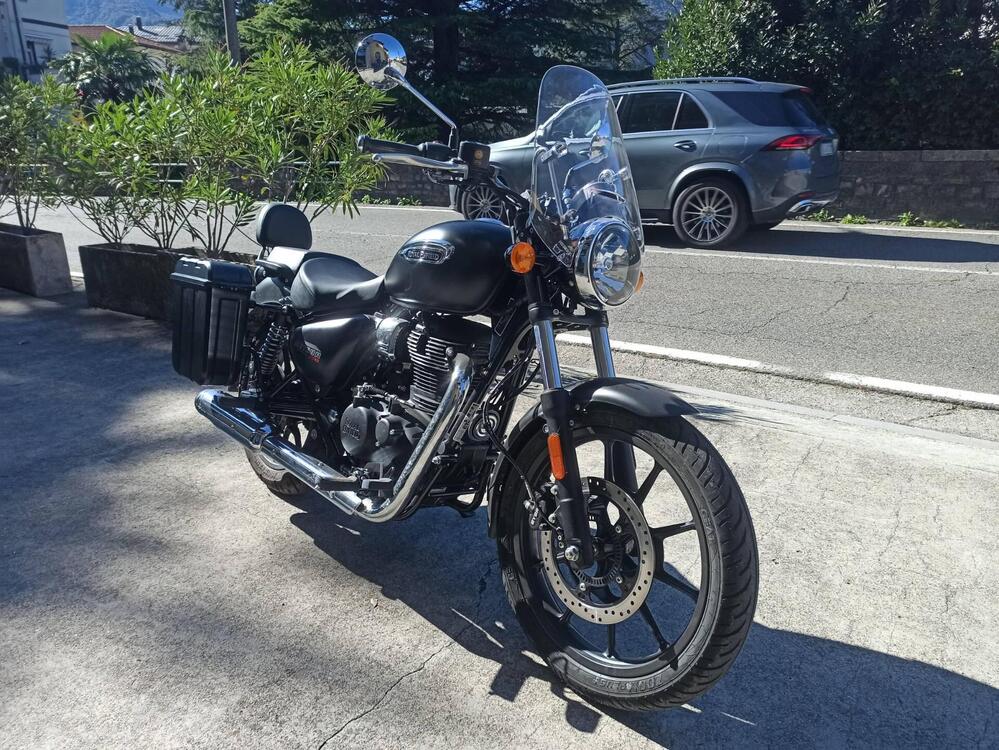 Royal Enfield Meteor 350 Stellar (2021 - 25) (3)