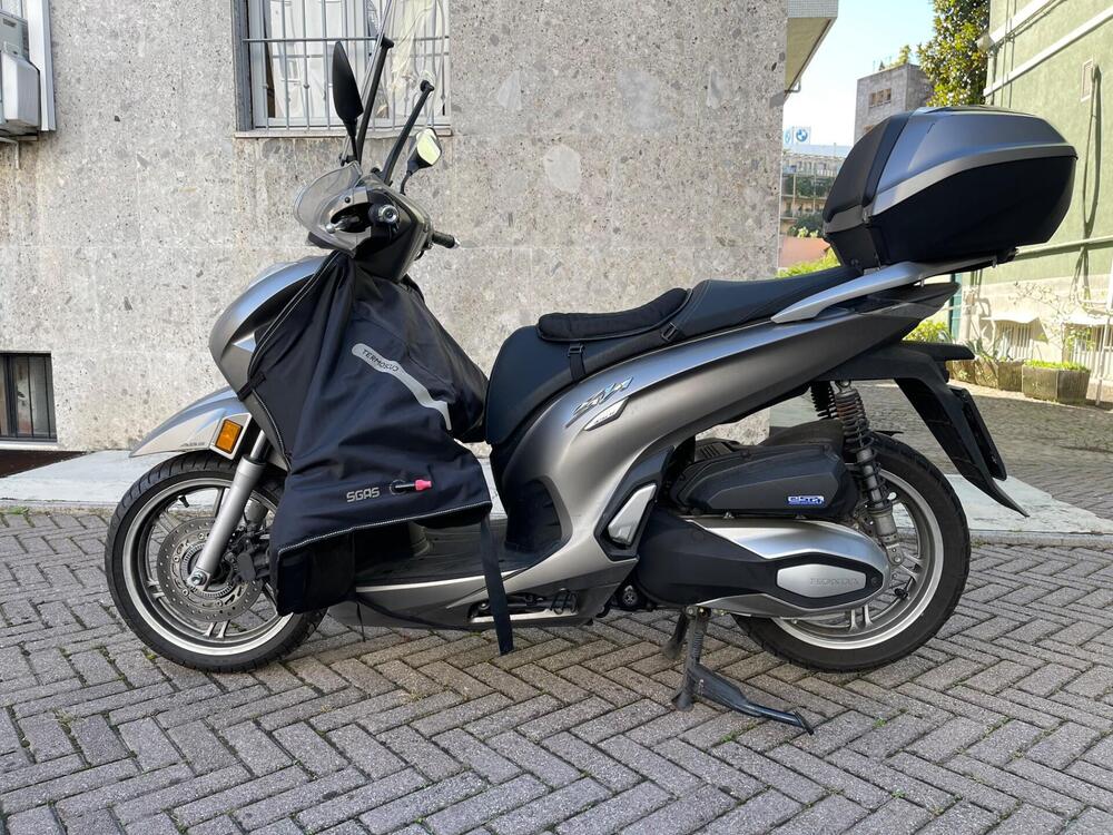 Honda SH 350 (2021 - 24) (2)