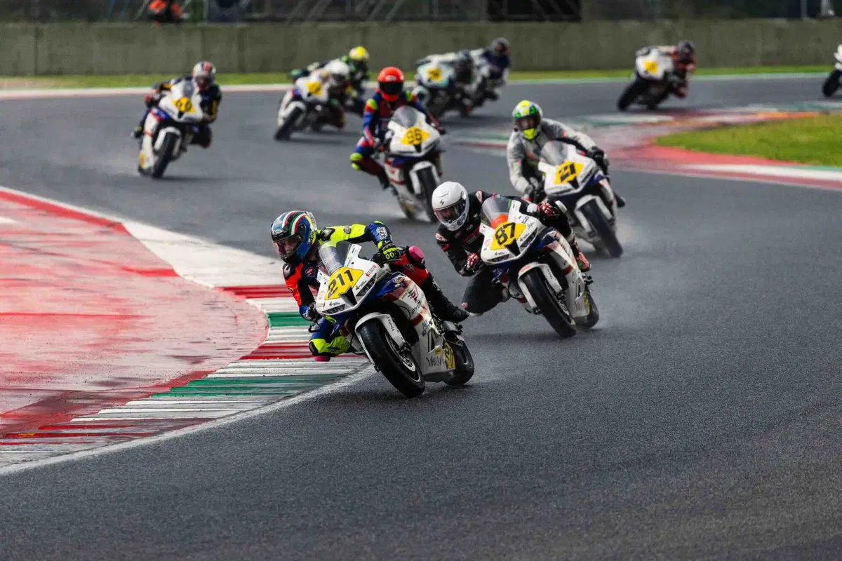 Michel Agazzi conquista il titolo della Pro Honda CBR600RR Cup by Improve 2025