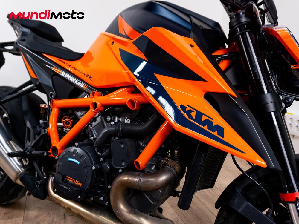 KTM 1290 Super Duke R (2020) (5)