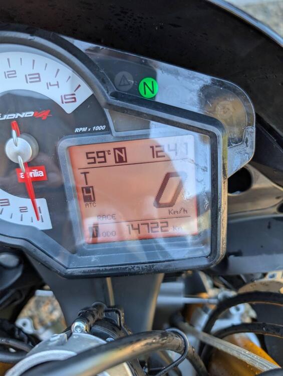 Aprilia Tuono V4 R APRC ABS (2013 - 15) (4)