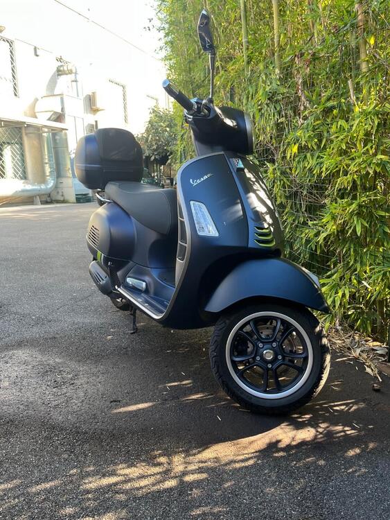Vespa GTS 125 Super Tech (2023 - 24) (2)
