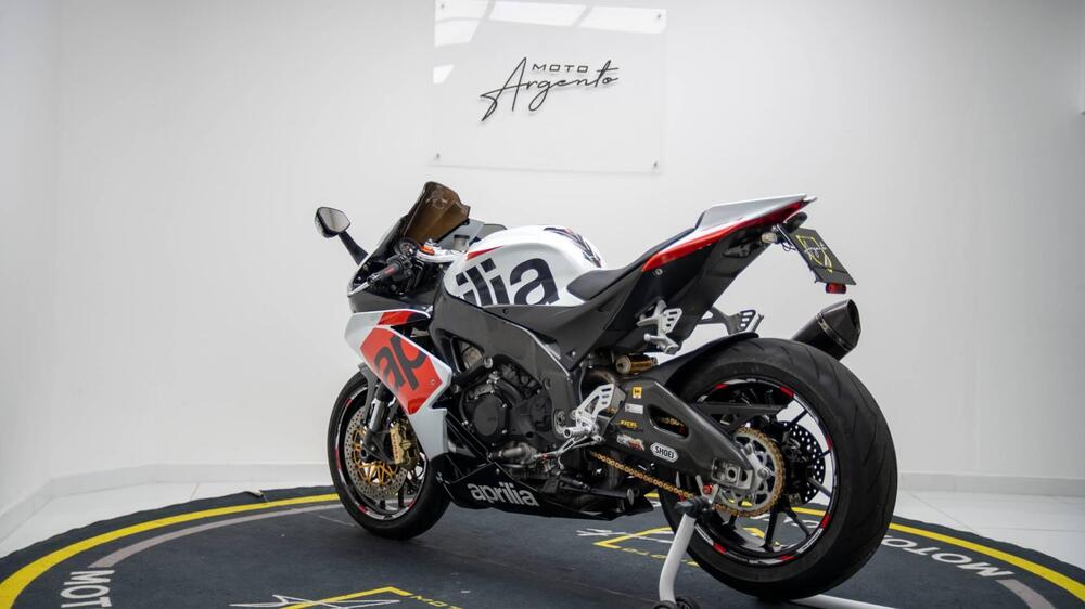 Aprilia RSV4 R (2009 - 12) (2)