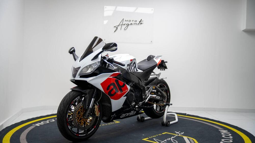 Aprilia RSV4 R (2009 - 12) (4)