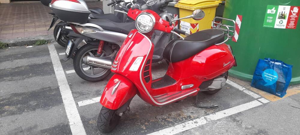 Vespa GTS 300 Hpe (2019)