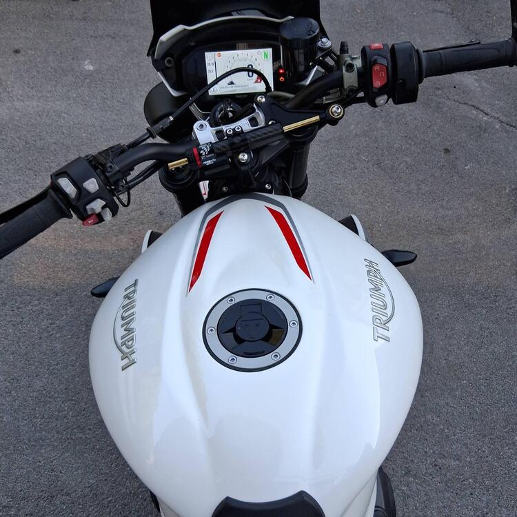 Triumph Street Triple RS (2020 - 22) (4)