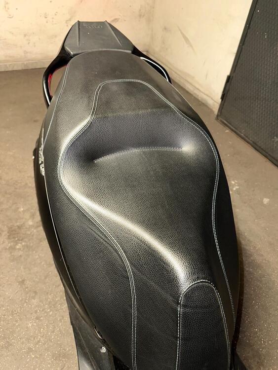 Piaggio Beverly 300 i.e. ABS-ASR (2016 - 20) (3)