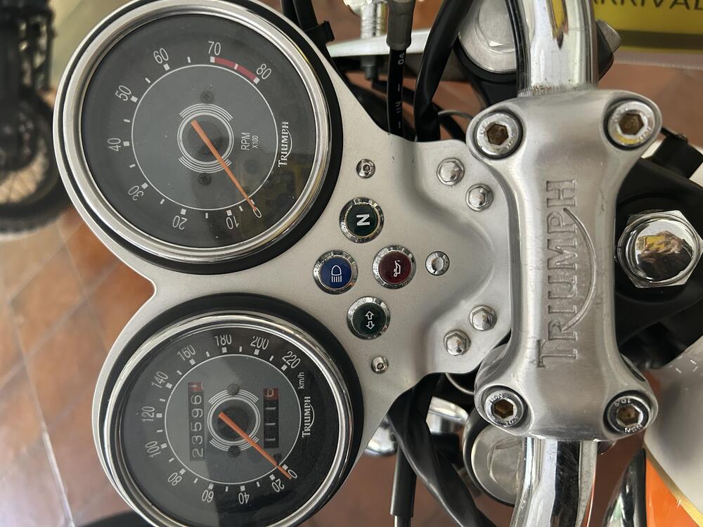 Triumph Bonneville T100 (2001 - 07) (5)