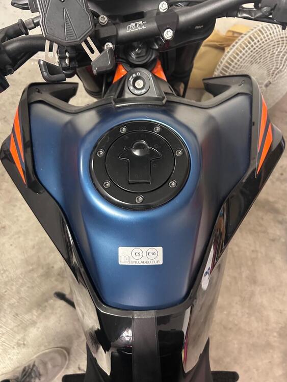 KTM 890 Duke R (2022 - 23)
