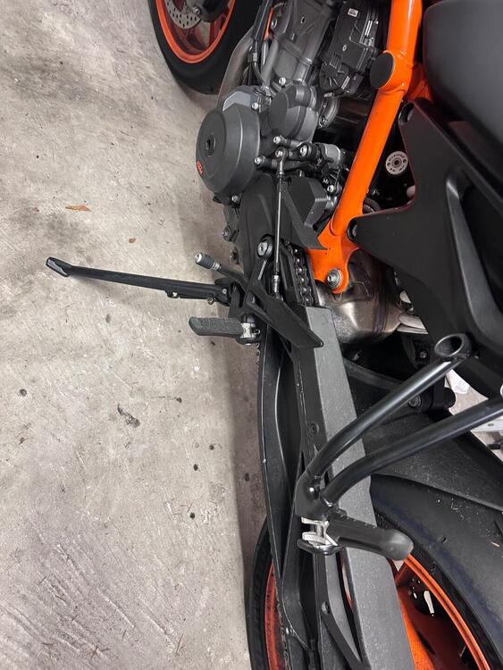 KTM 890 Duke R (2022 - 23) (4)