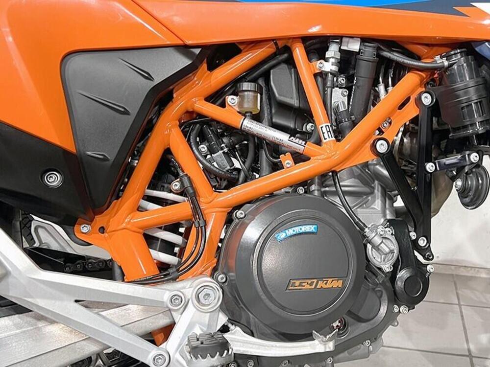 KTM 690 SMC R (2023 - 25) (4)
