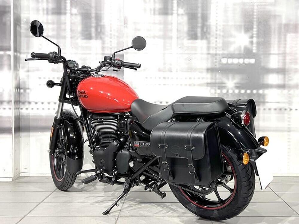 Royal Enfield Meteor 350 Aurora (2024 - 25) (2)