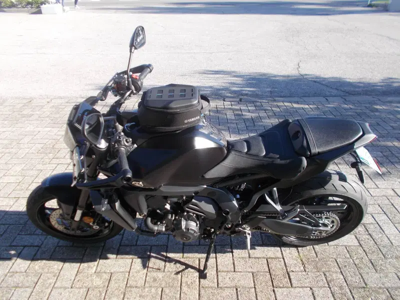 Yamaha MT-09 Y-AMT (2024 - 26) (2)