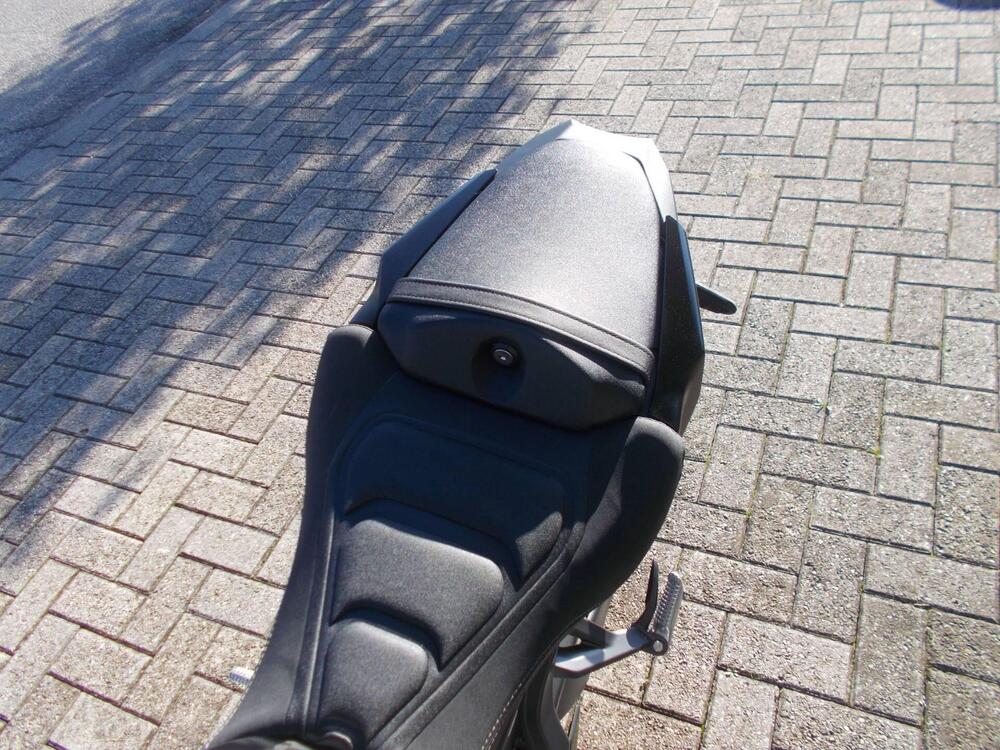 Yamaha MT-09 Y-AMT (2024 - 25) (4)