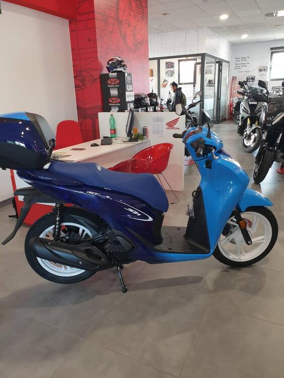 Honda SH 125i (2024 - 25) (2)