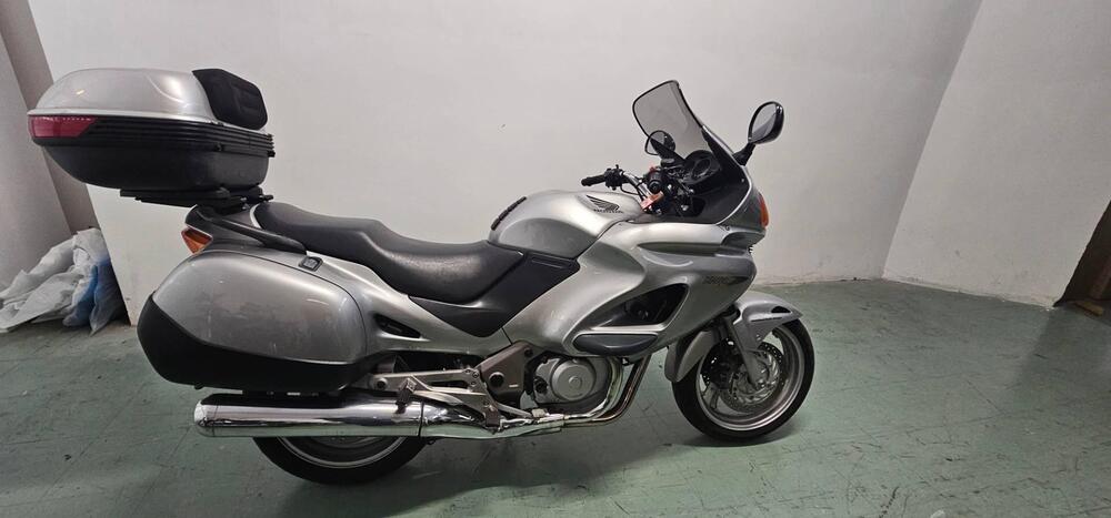 Honda Deauville 650 (2002 - 05)