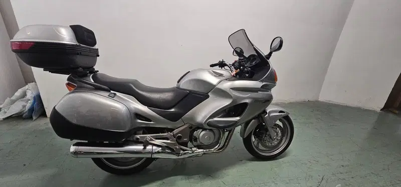 Honda Deauville 650 (2002 - 05)