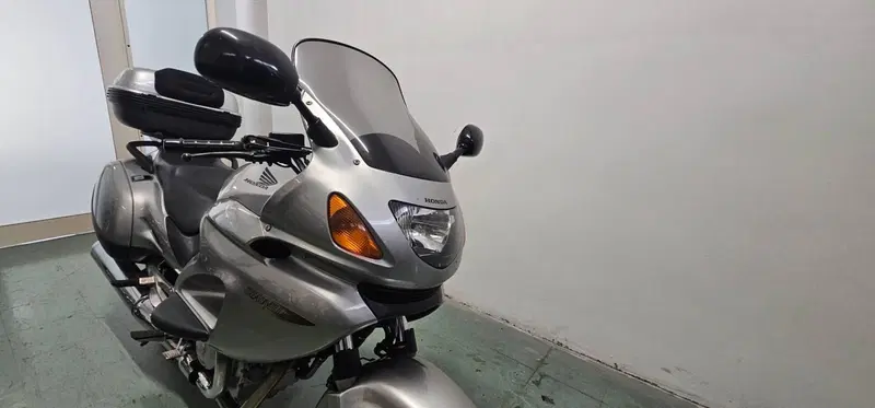Honda Deauville 650 (2002 - 05) (4)