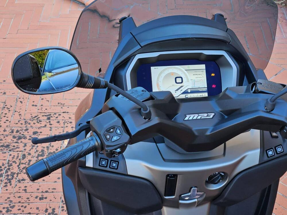 Piaggio MP3 400 ABS Hpe (2023 - 25) (2)