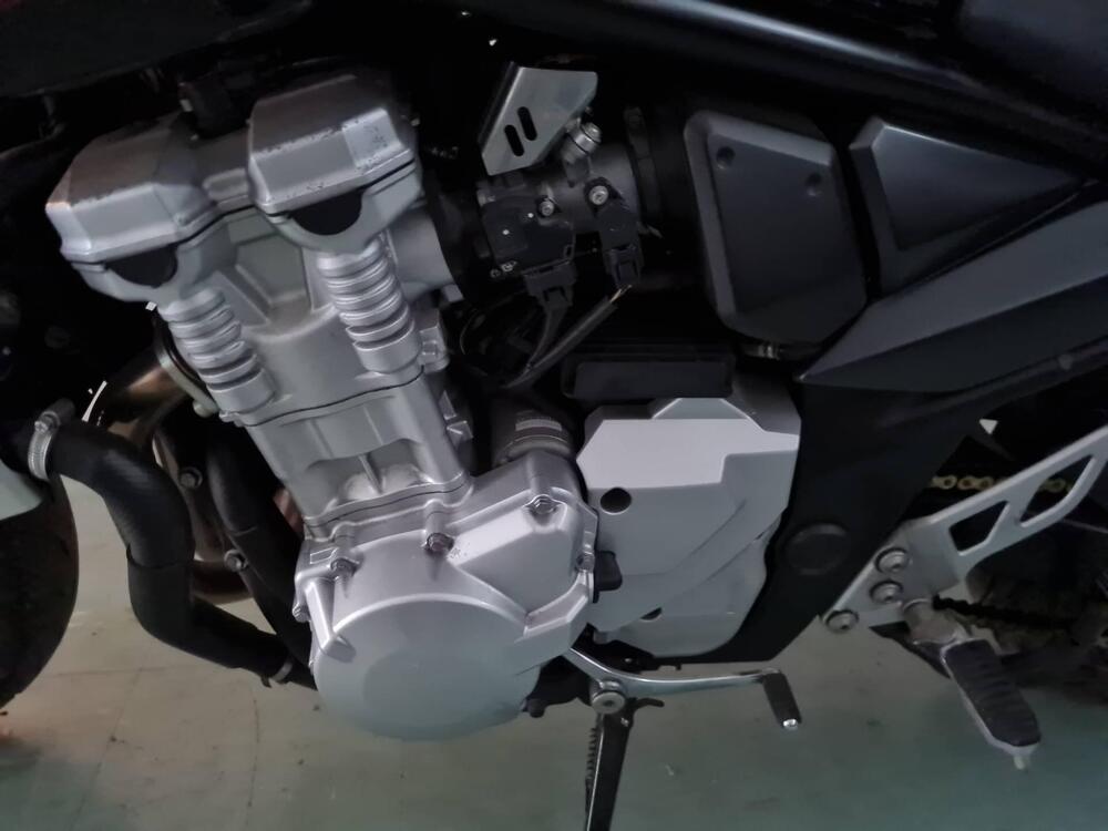 Suzuki GSX 650 FT (5)