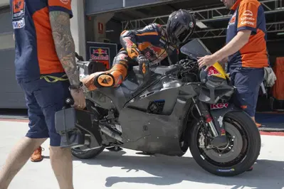 MotoGP 2025. Volete sentire il suono della MotoGP KTM 850? Siete nel posto giusto [VIDEO]