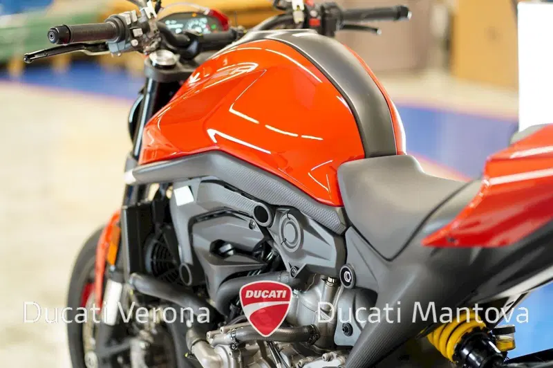 Ducati Monster 937 + (2021 - 25) (15)
