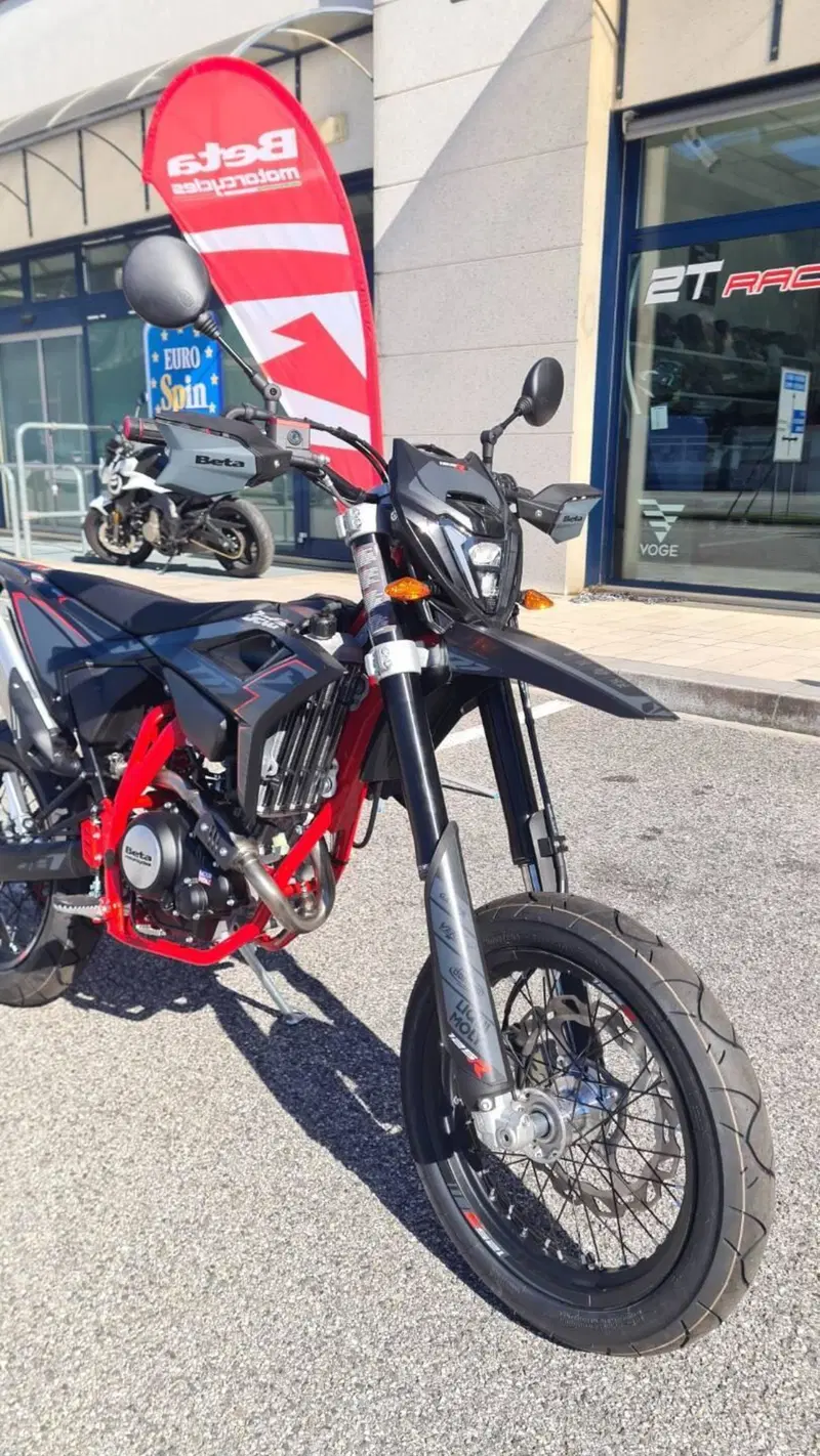 Betamotor RR 125 4T Motard R (2025 - 26) (4)
