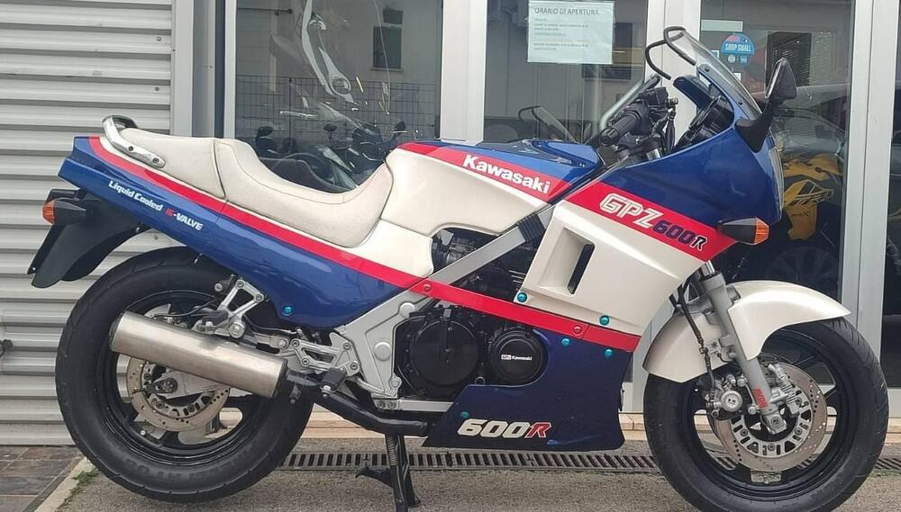 Kawasaki GPZ600R (5)