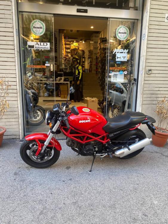 Ducati Monster 695 (2006 - 08) (2)