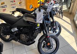 Husqvarna Svartpilen 401 (2024 - 25) nuova