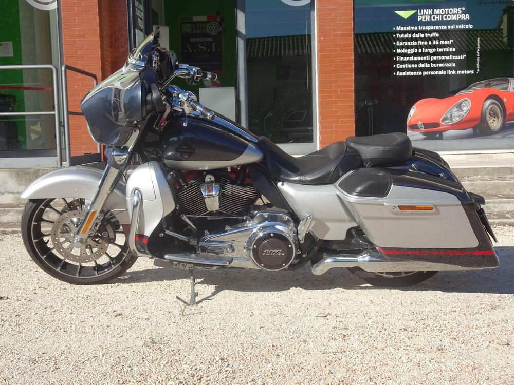 Harley-Davidson 117 Street Glide (2018 - 20) - FLHXSE (2)