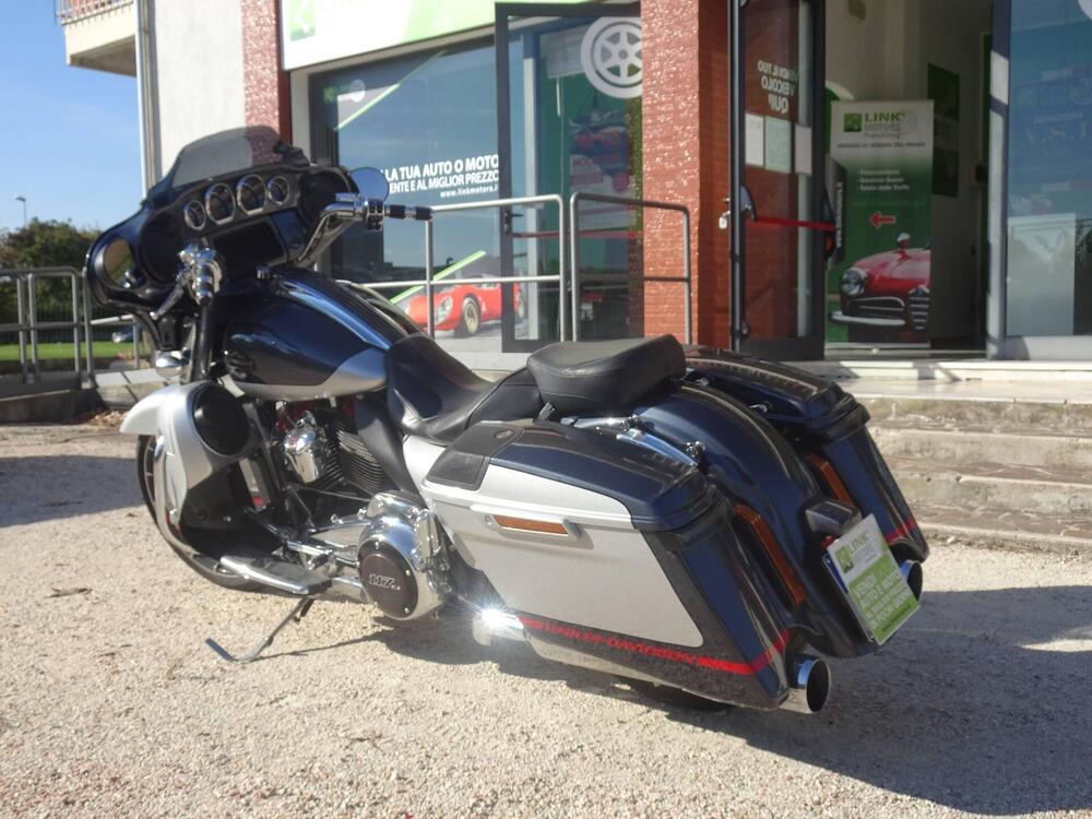 Harley-Davidson 117 Street Glide (2018 - 20) - FLHXSE (3)