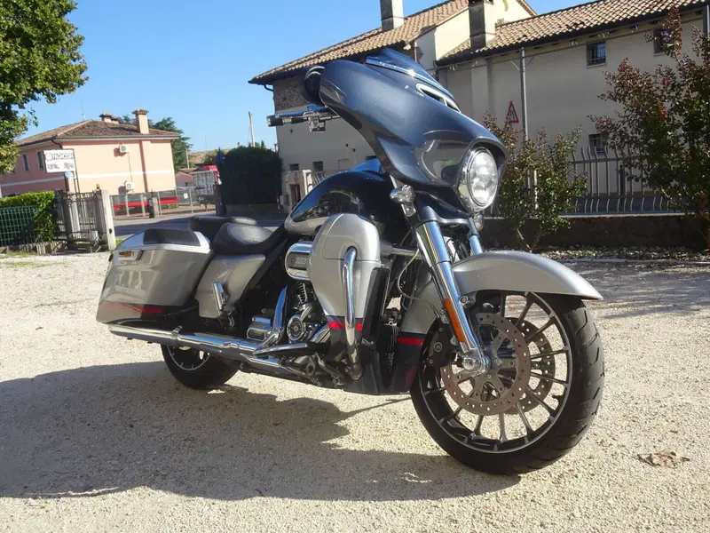 Harley-Davidson 117 Street Glide (2018 - 20) - FLHXSE (7)