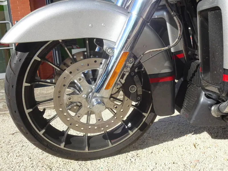 Harley-Davidson 117 Street Glide (2018 - 20) - FLHXSE (9)