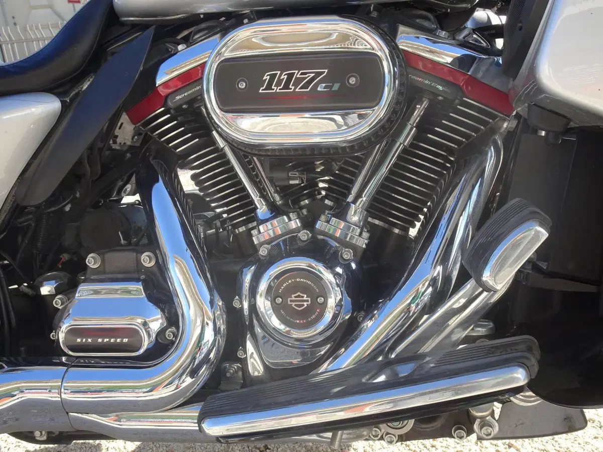 Harley-Davidson 117 Street Glide (2018 - 20) - FLHXSE (12)