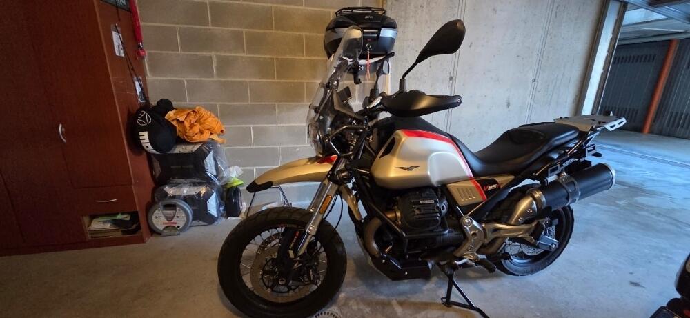 Moto Guzzi V85 TT Travel (2020) (2)