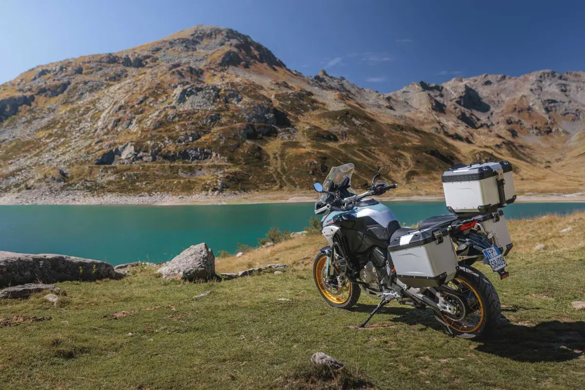 Ducati Multistrada V4 Rally 2026: sospensioni intelligenti, evoluzione elettronica e sicurezza [VIDEO & GALLERY] (2)