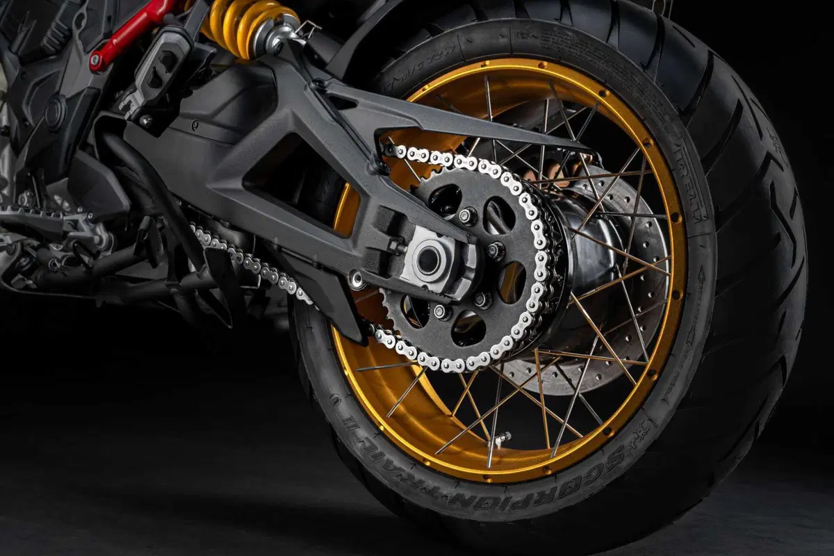 Ducati Multistrada V4 Rally 2026: sospensioni intelligenti, evoluzione elettronica e sicurezza [VIDEO & GALLERY] (25)